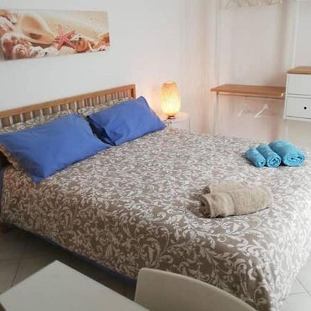 Casa A 100Mt Mare Lejlighed Pozzallo Eksteriør billede